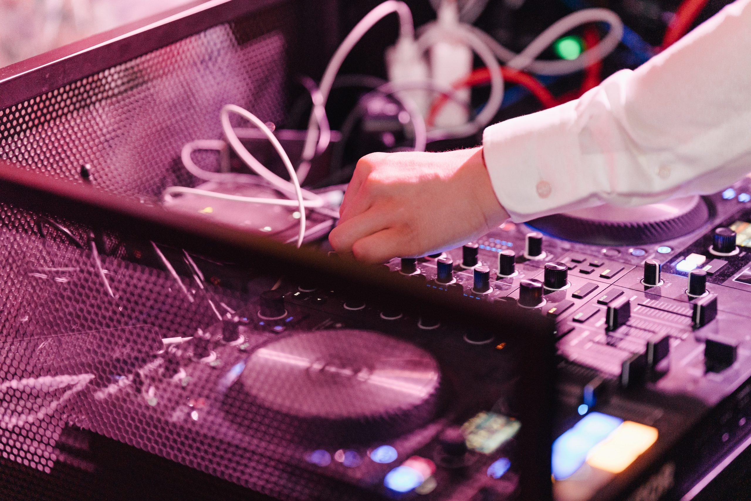 DJ am Mischpult